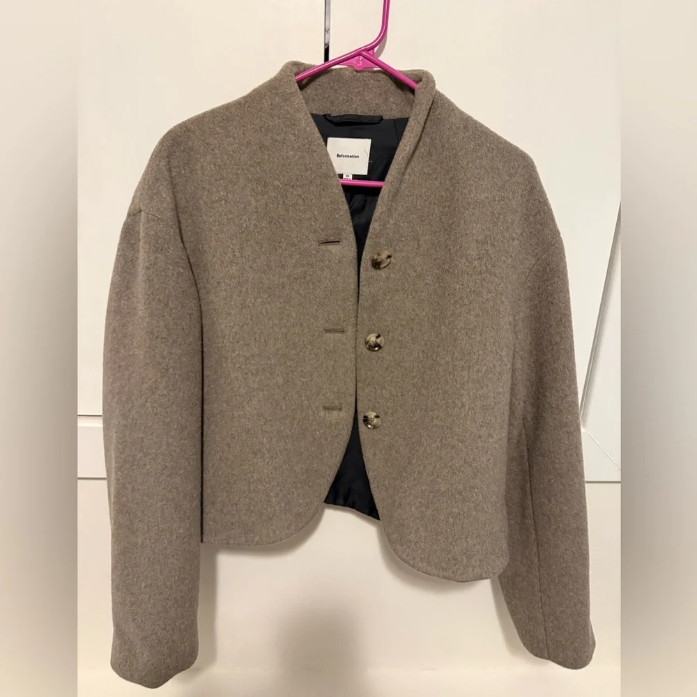 Reformation Owen Jacket in Stone